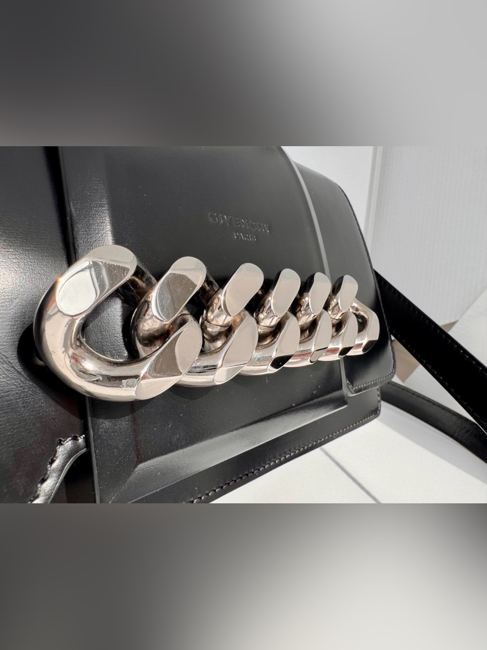 Givenchy Leather Infinity Flap Bag - Picture 3 of 12